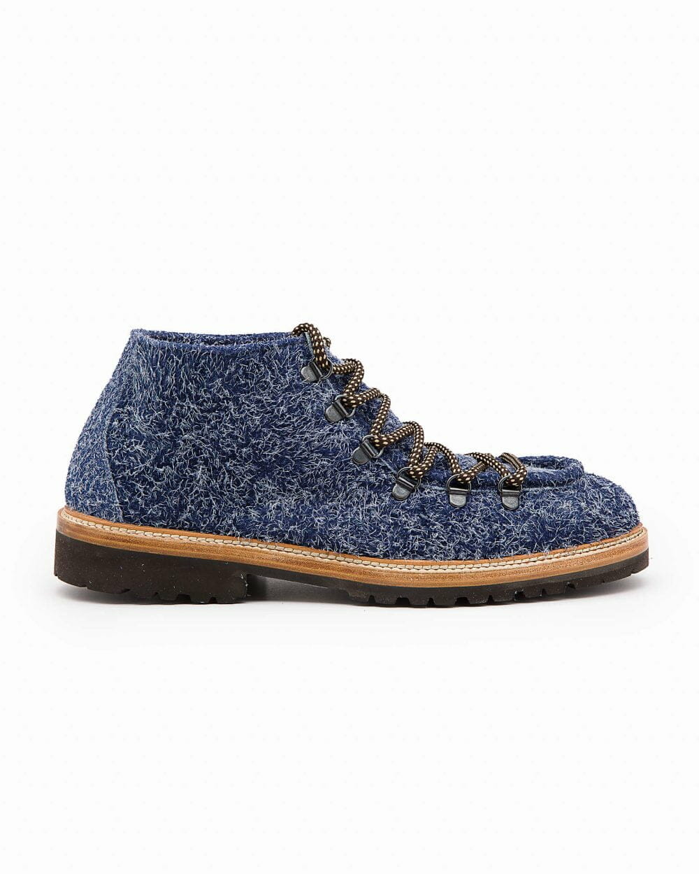 montblanc-Boots-frost-effect-suede-bois-blue-long-side