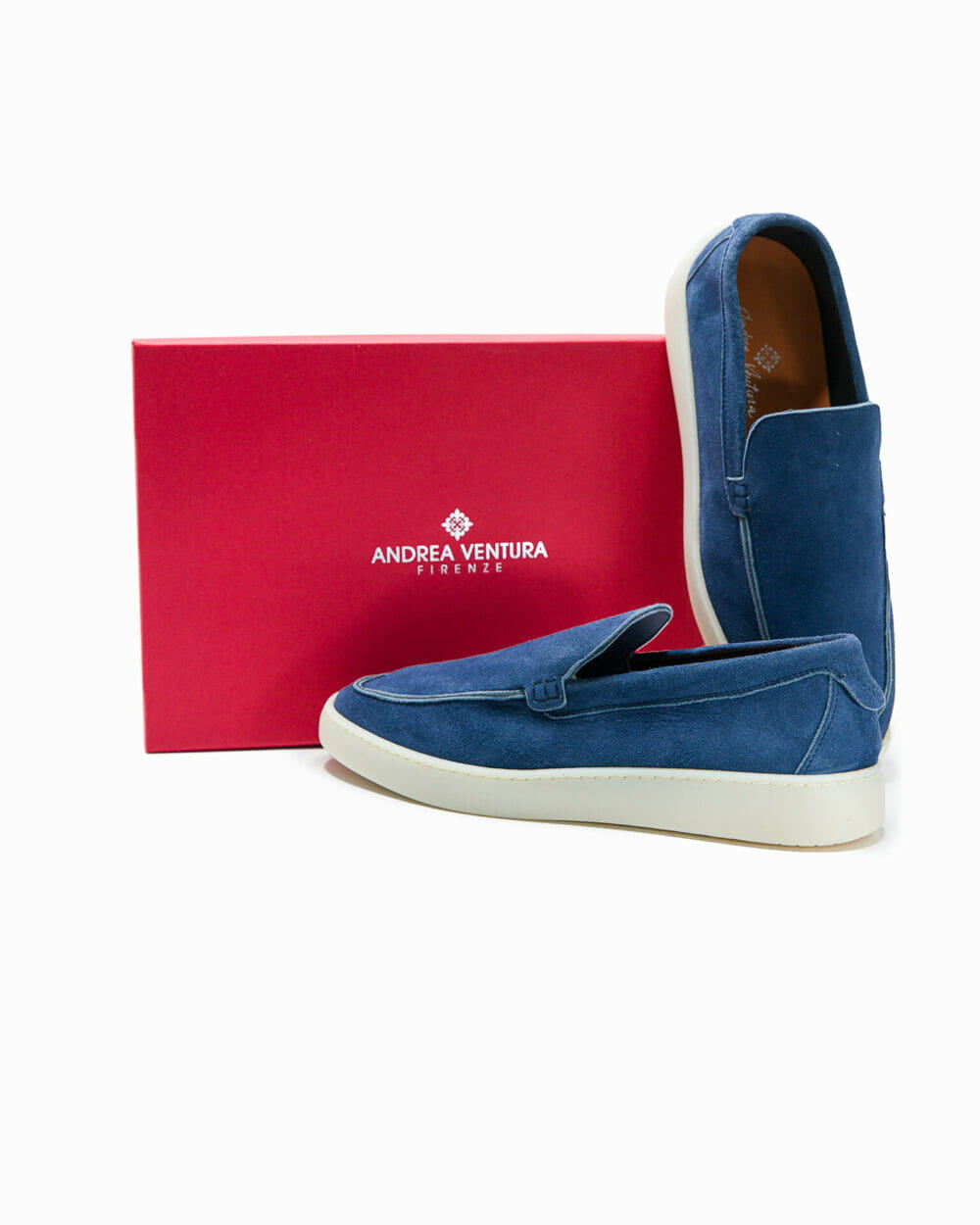 St-Bart-LS-blue-navy-suede-packaging