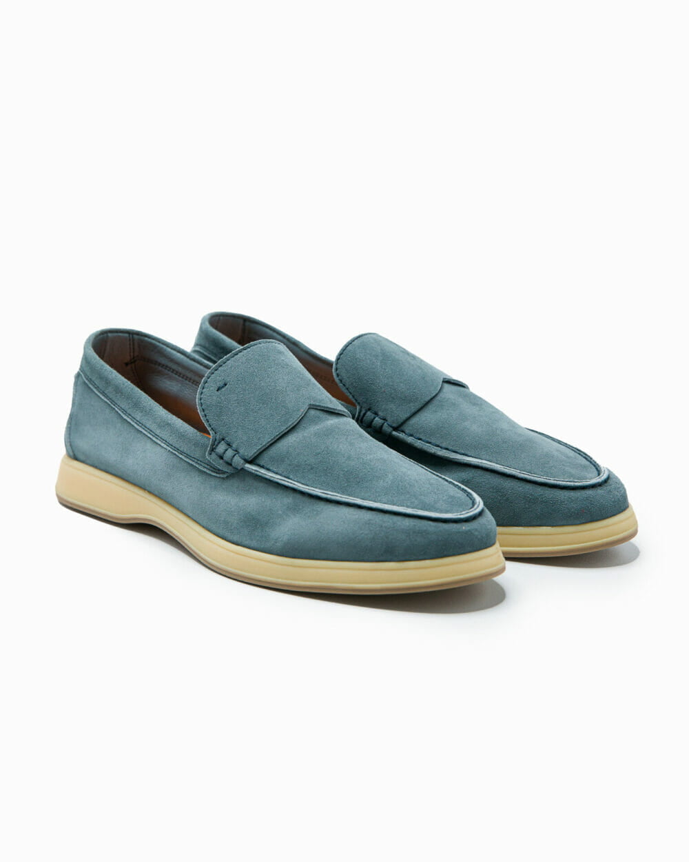 Aq-D-90-boy-grey-blue-suede-pair-alligned