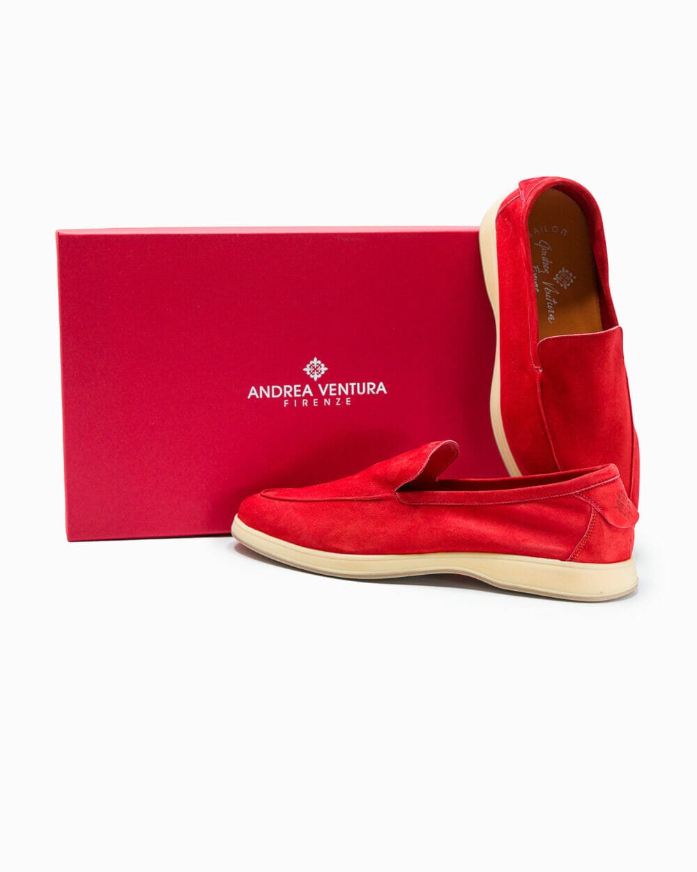 Aq-D-coast-red-suede-packaging